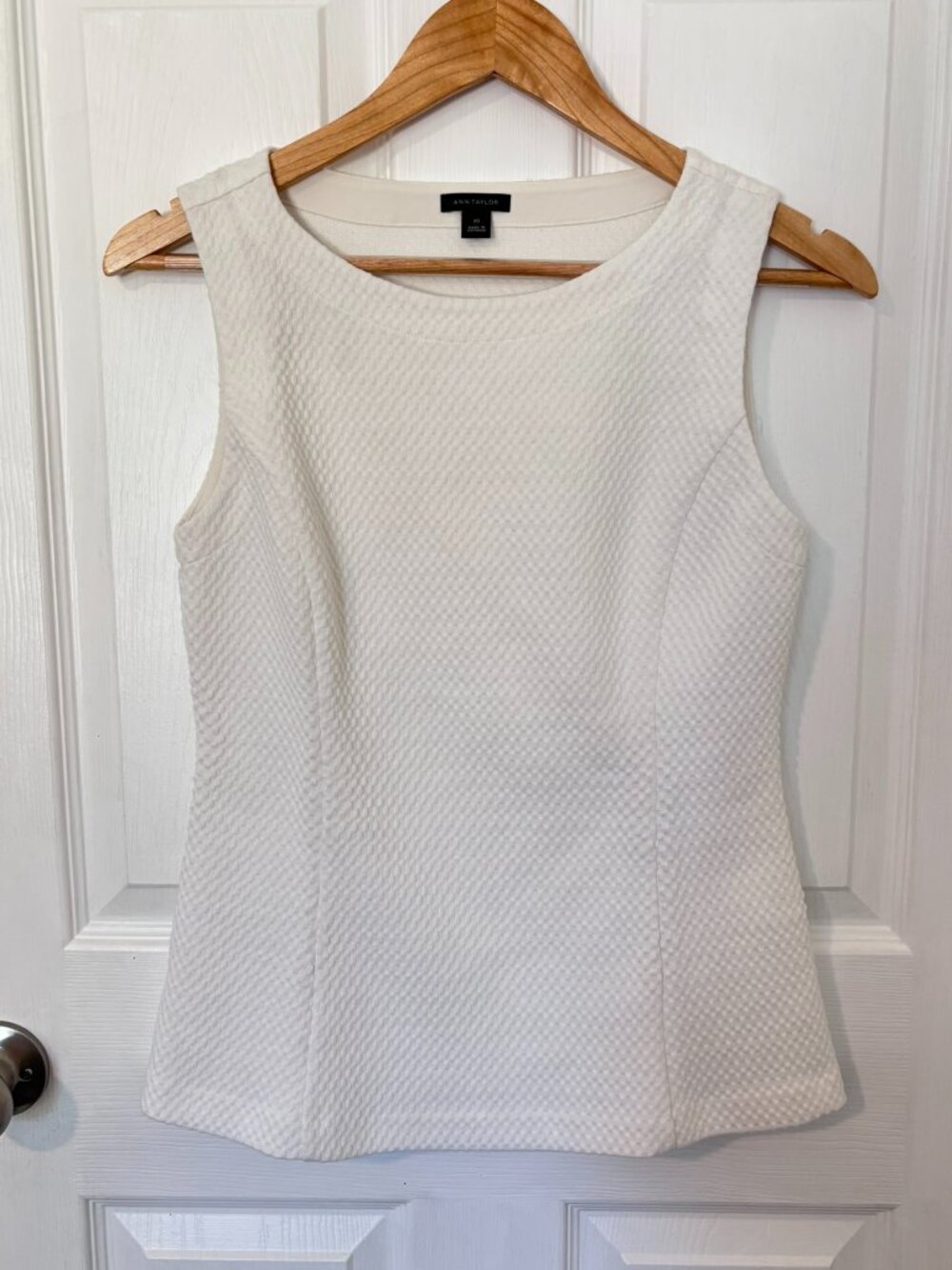 Ann Taylor White Peplum Sleeveless Top XS